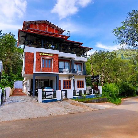 Dakshinakasi Guest House Thirunelly Exteriör bild